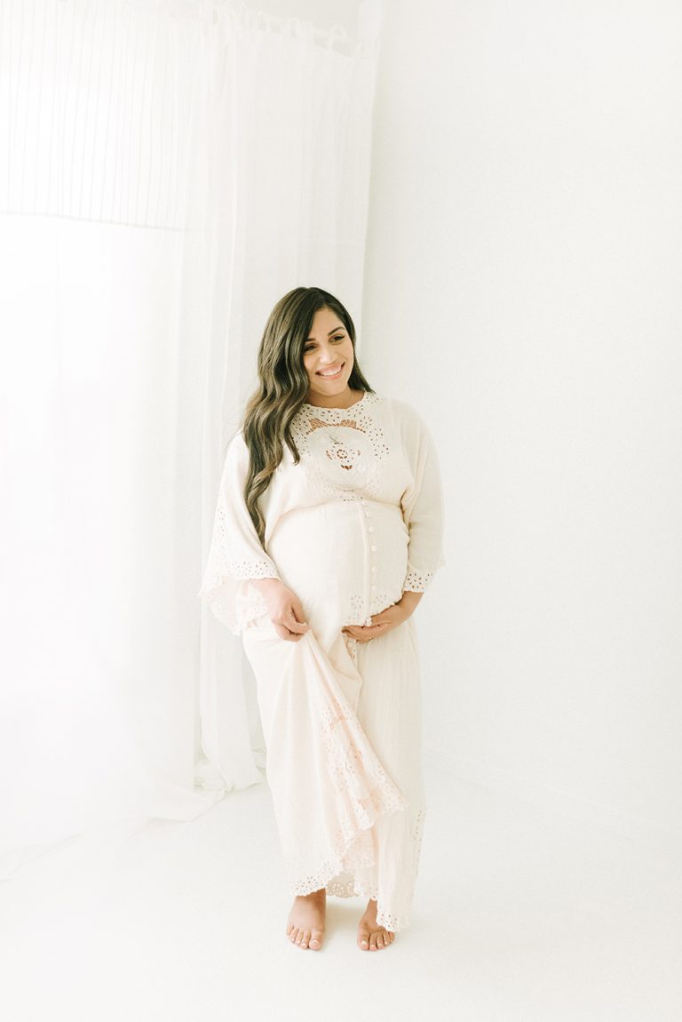 Beautiful Maternity Session Kansas City Maternity Photographer Allison Marie Photography 